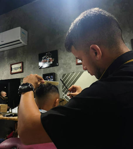 Atendimento e ambiente da Gireh Barber Shop
