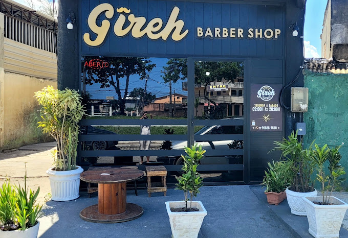 Atendimento e ambiente da Gireh Barber Shop
